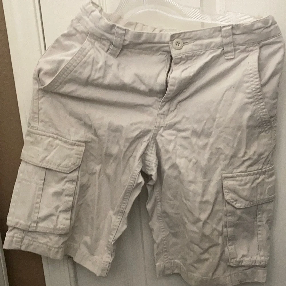 FINAL MARKDOWN Boys old navy cargo shorts 12
